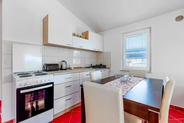 Quiet 1-Bedroom Apartment in Vir for 4 Guests