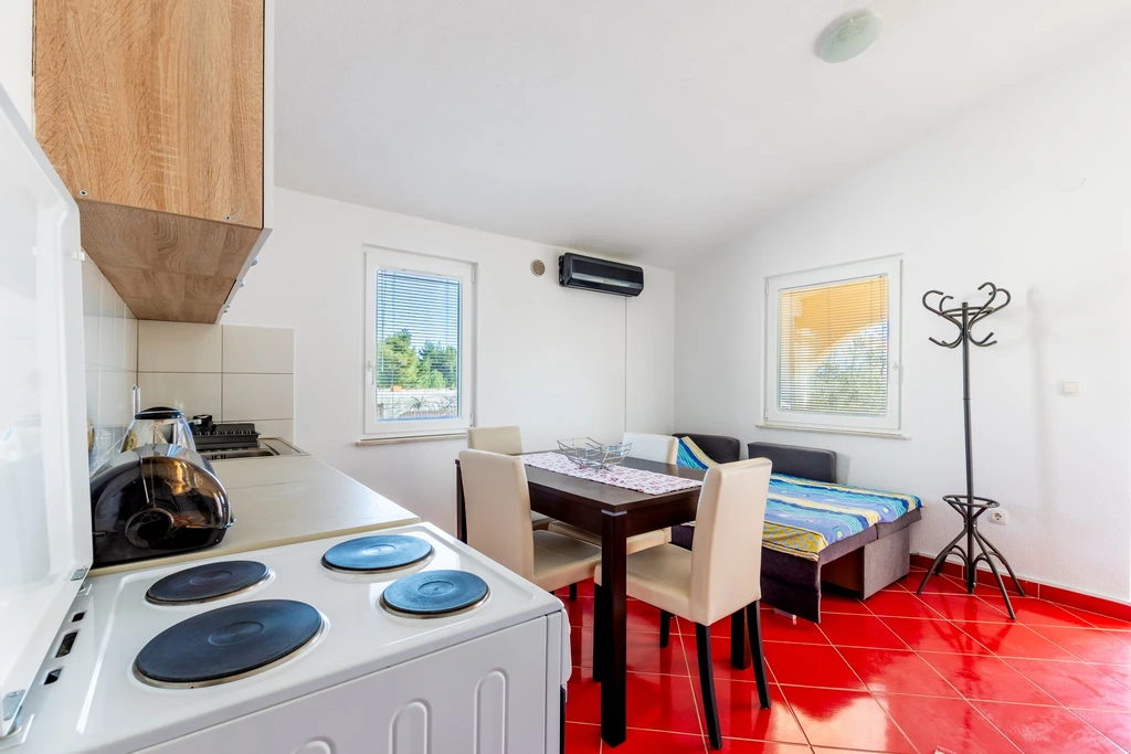 Quiet 1-Bedroom Apartment in Vir for 4 Guests