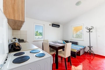 Quiet 1-Bedroom Apartment in Vir for 4 Guests