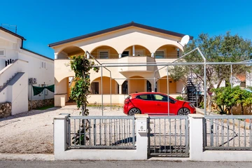 Quiet 1-Bedroom Apartment in Vir for 4 Guests