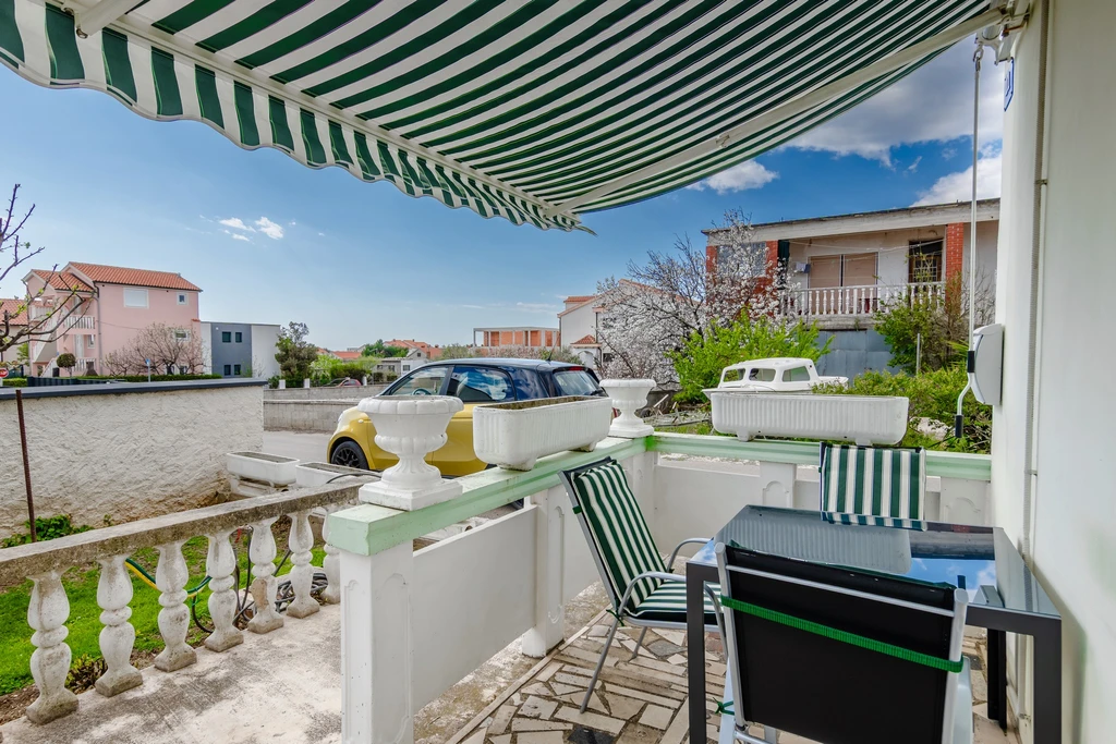 Vrsi Studio for 2–3 Guests with Terrace