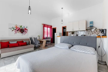 Vrsi Studio for 2–3 Guests with Terrace