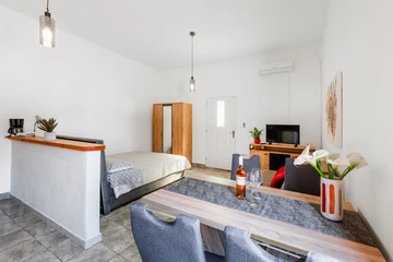 Vrsi Studio for 2–3 Guests with Terrace