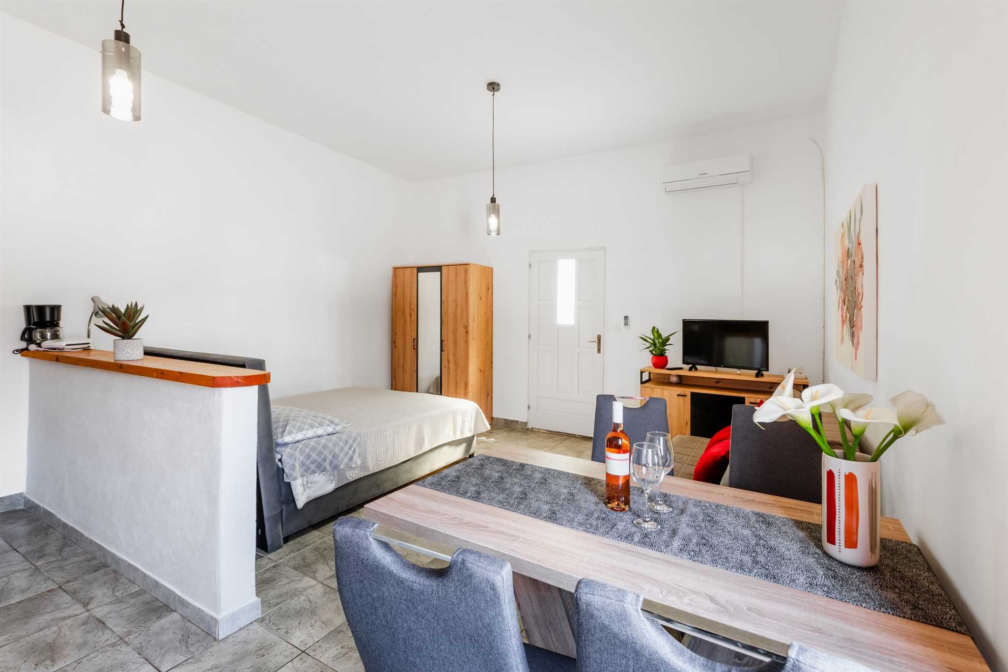 App Papić 1 - Apartment for 2-3 persons | newly renovated | Vrsi
