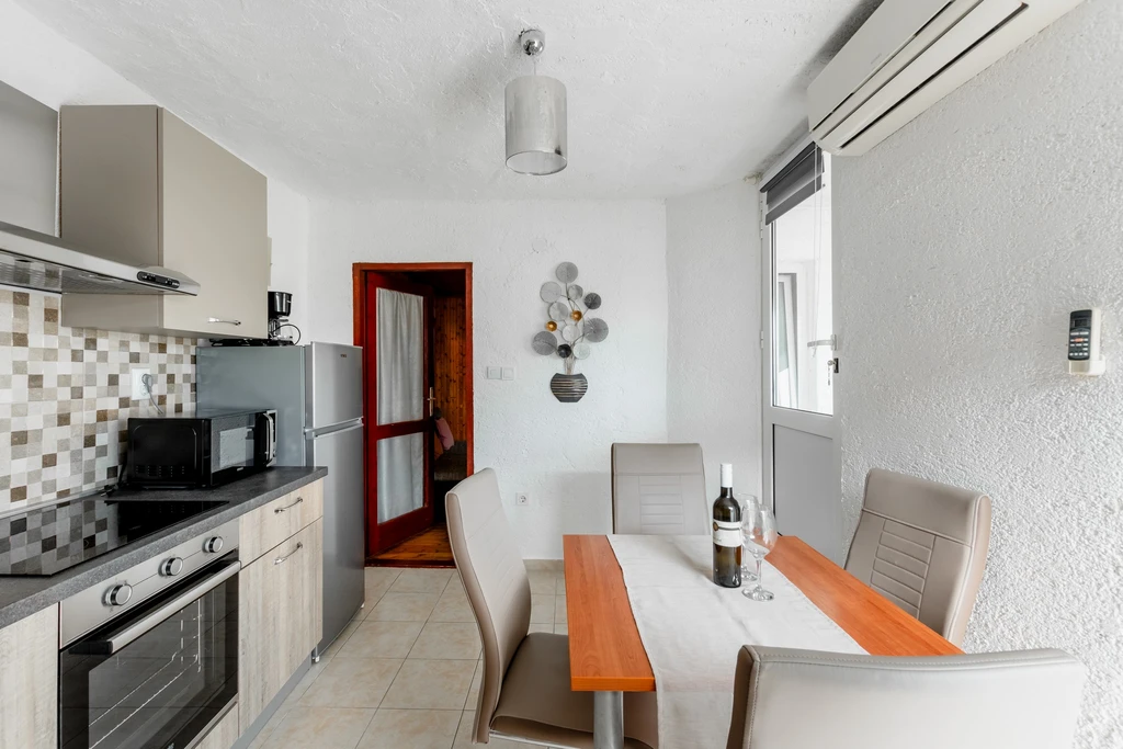 Studio Apartment in Vrsi for 2 Guests