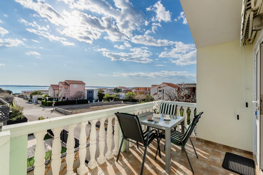 Vrsi Studio Apartment with Terrace for 3 Guests