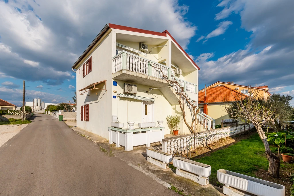 Vrsi Studio Apartment for 2 with Terrace