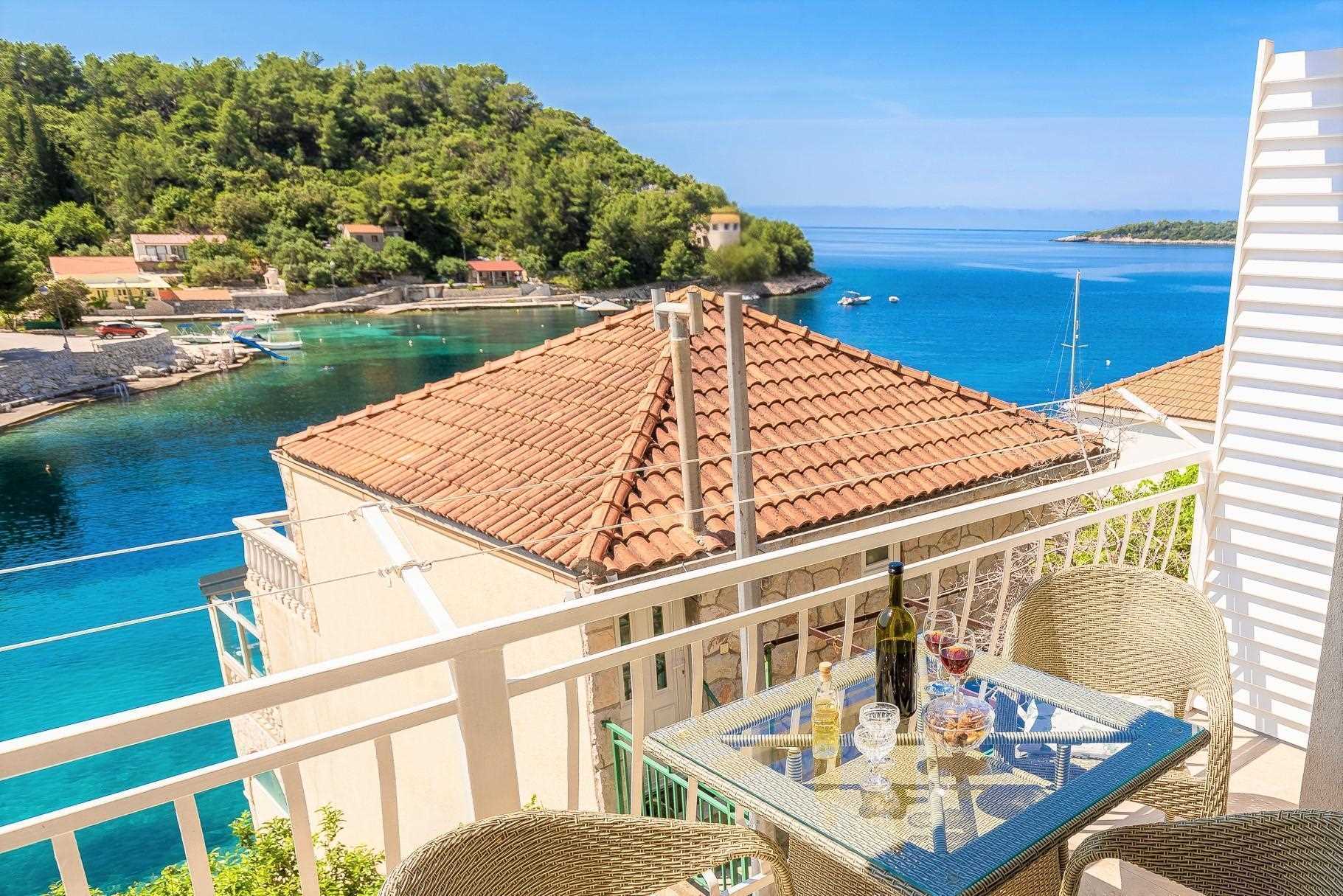 One bedroom apartment for 3 persons with sea view