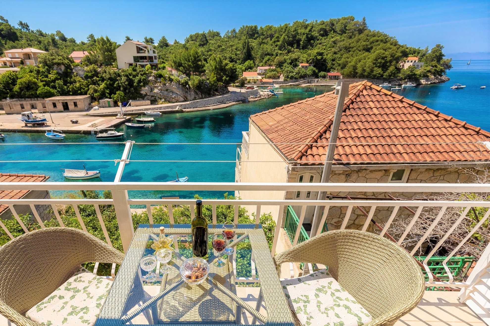 One bedroom apartment for 3 persons with sea view