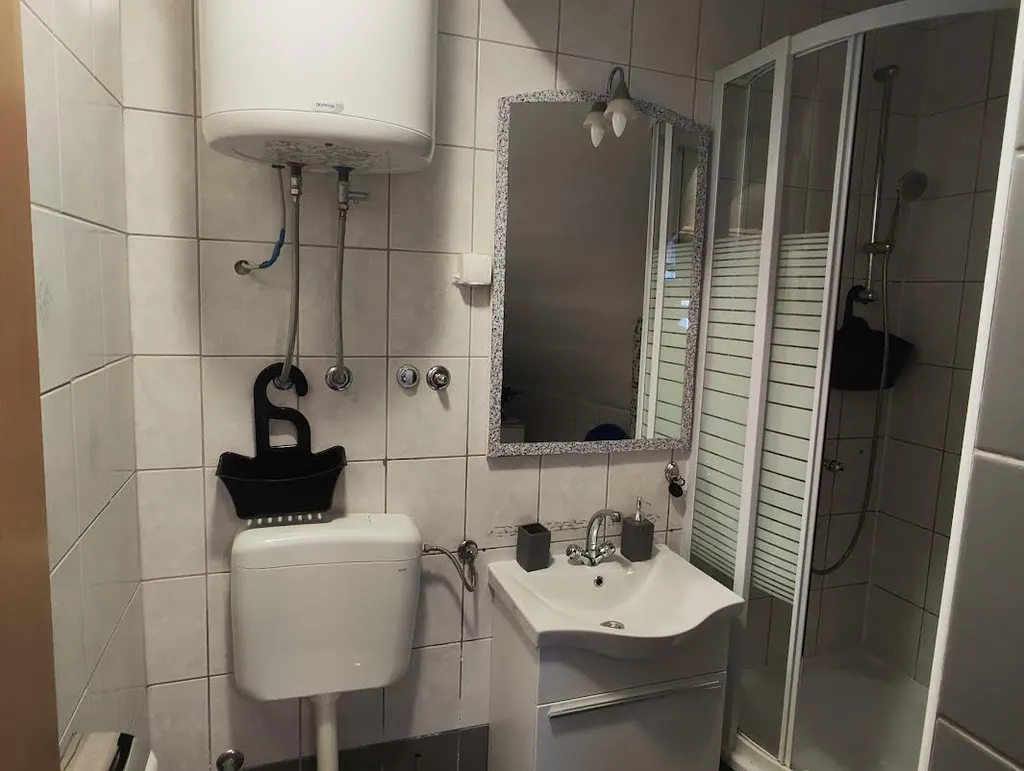 Garden-View Studio Apartment in Šibenik