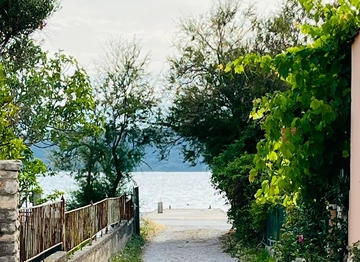 Garden-View Studio Apartment in Šibenik