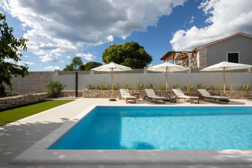 Stone Villa in Primošten for up to 8 Guests