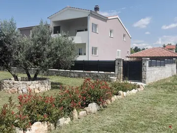 3-Bedroom Private Villa in Ljubotić (Up to 8)