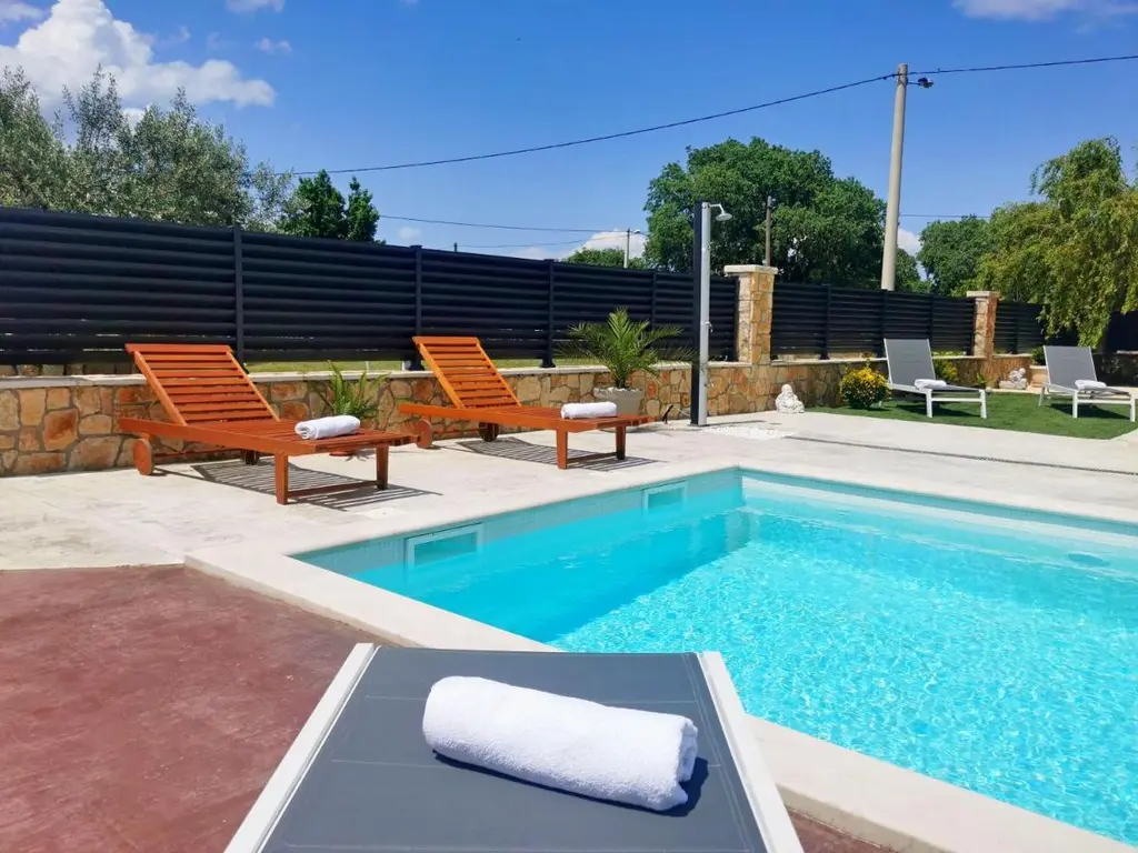 3-Bedroom Private Villa in Ljubotić (Up to 8)