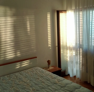 Seafront Sea-View Apartment in Šibenik for 3