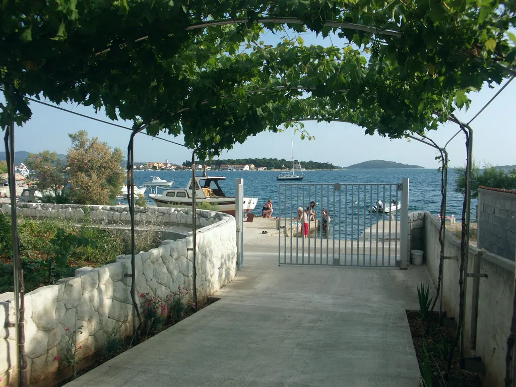 Seafront Sea-View Apartment in Šibenik for 3
