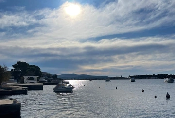 Seafront Sea-View Apartment in Šibenik for 3