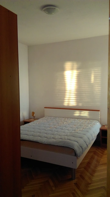 Seafront Sea-View Apartment in Šibenik for 3