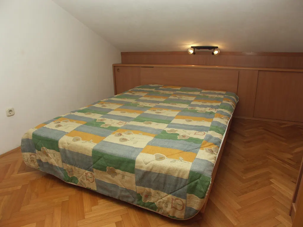 Seafront Apartment with Sea View Balcony, Šibenik