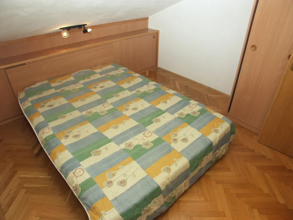 Seafront Apartment with Sea View Balcony, Šibenik
