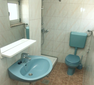 Seafront Apartment with Sea View Balcony, Šibenik