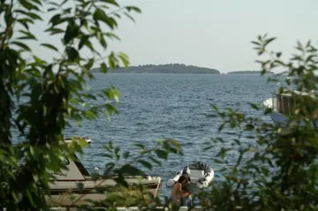 Seafront Apartment with Sea View Balcony, Šibenik