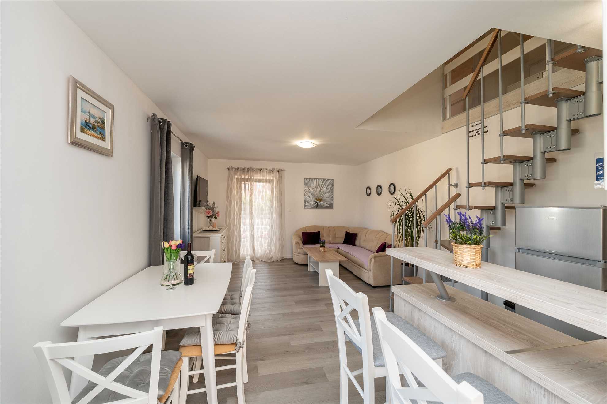 Apartment Leo with Parking, only 800m from the sea
