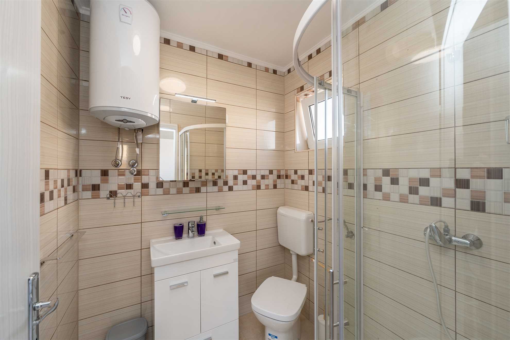 Apartment Leo with Parking, only 800m from the sea