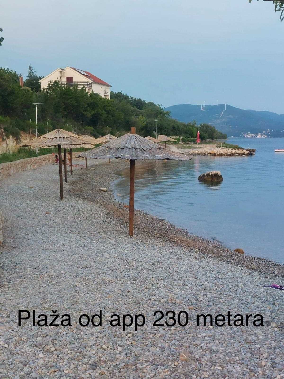 Ugodan jednosobni stan s prekrasnim pogledom na more