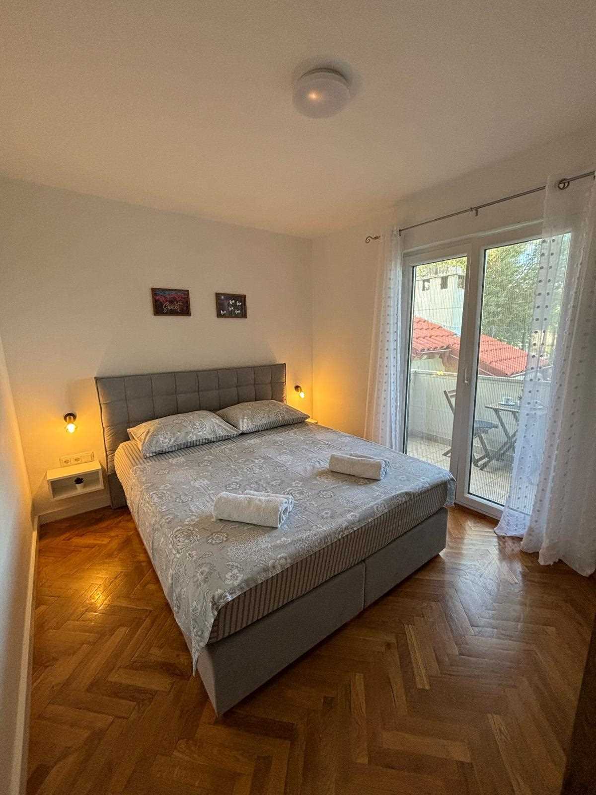 Ugodan jednosobni stan s prekrasnim pogledom na more