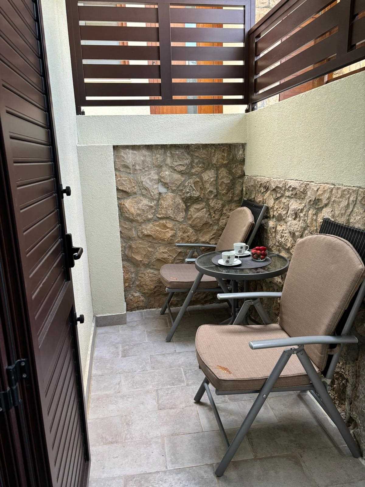 Apartman Marko sa terasom u prizemlju