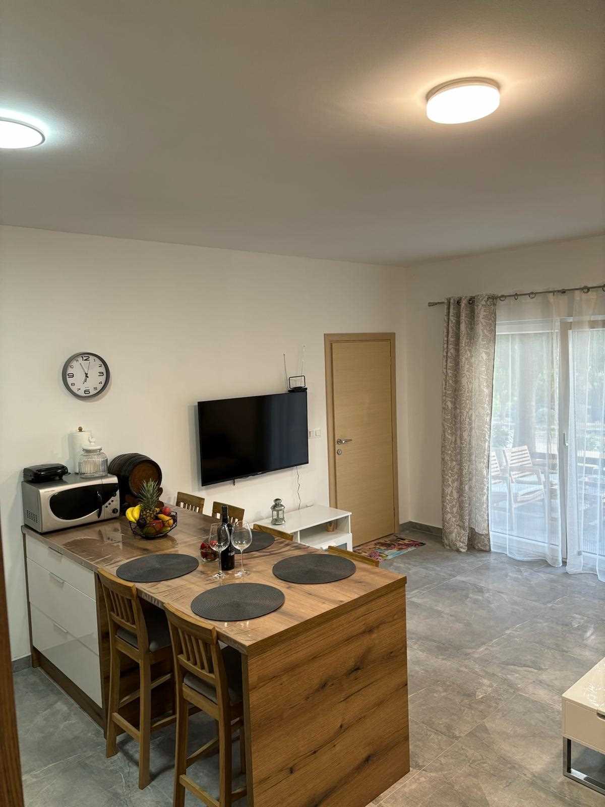 Apartman Marko sa terasom u prizemlju