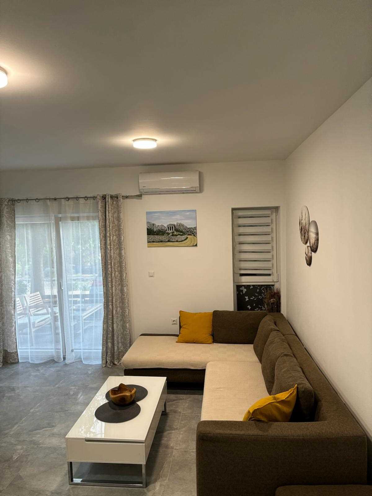 Apartman Marko sa terasom u prizemlju