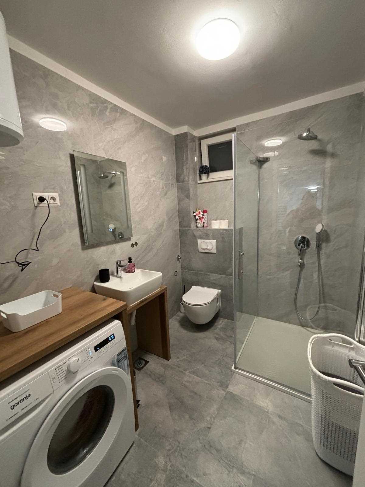 Apartman Marko sa terasom u prizemlju