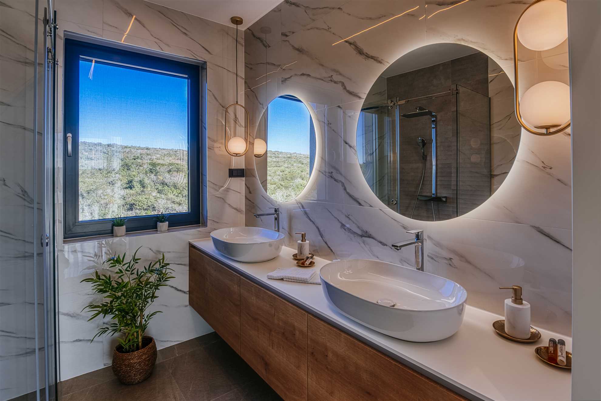 Premium, modern and luxurious Villa AMore