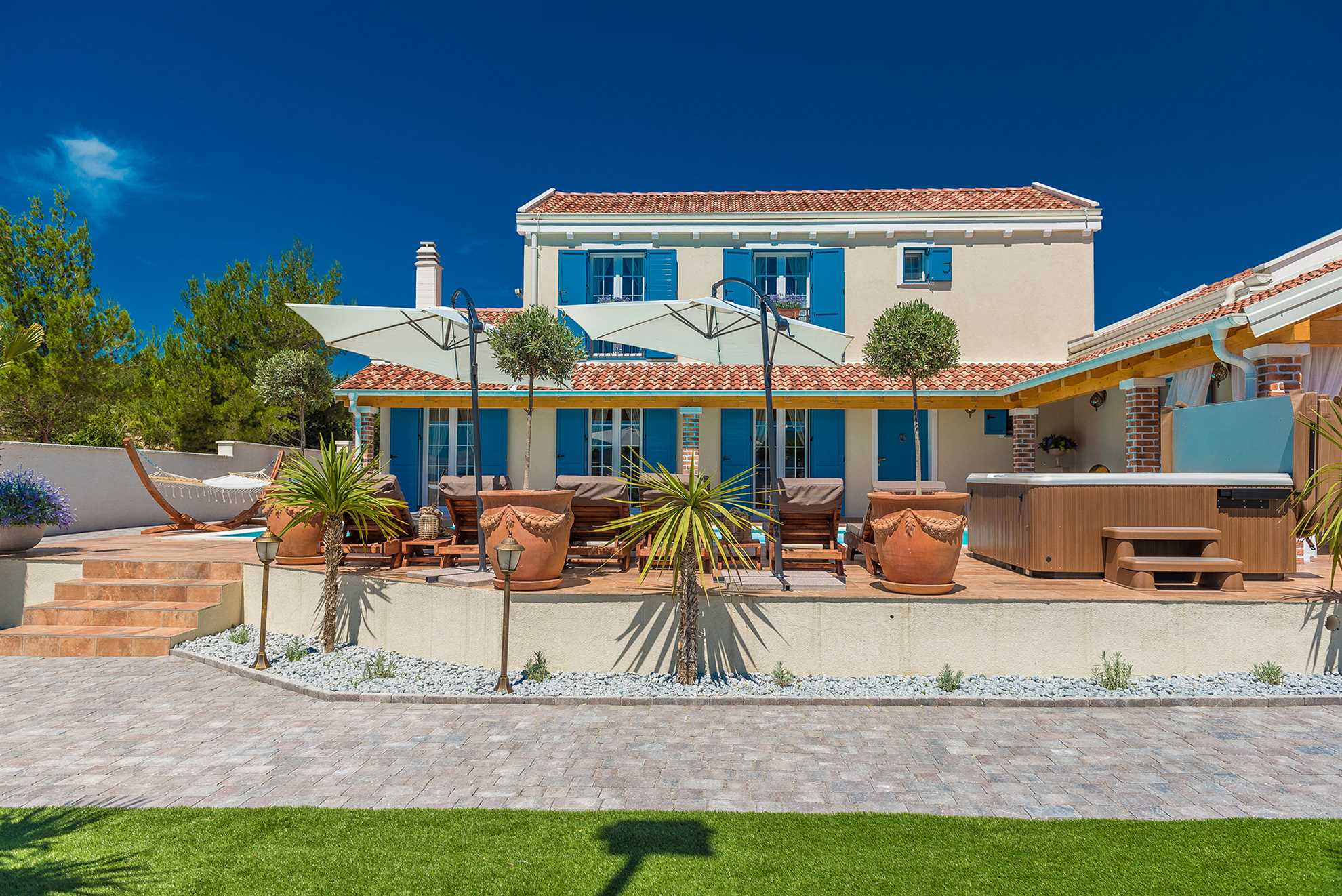 Enchanting Villa Solea Your Perfect Getaway
