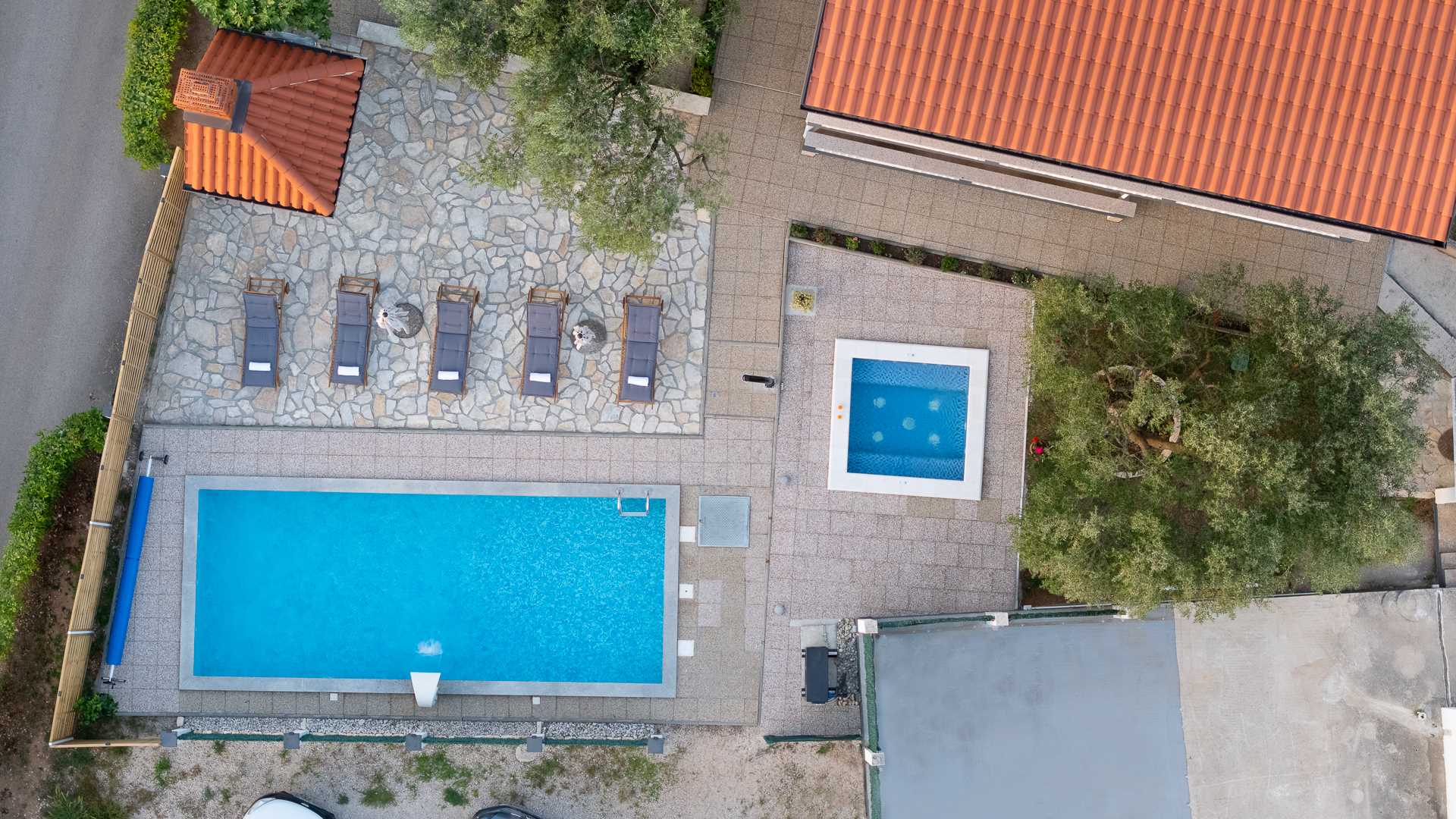 Holiday Home DaLeo with Pool and Jacuzzi