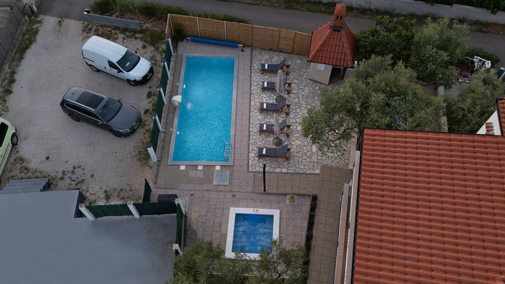 Holiday Home DaLeo with Pool and Jacuzzi