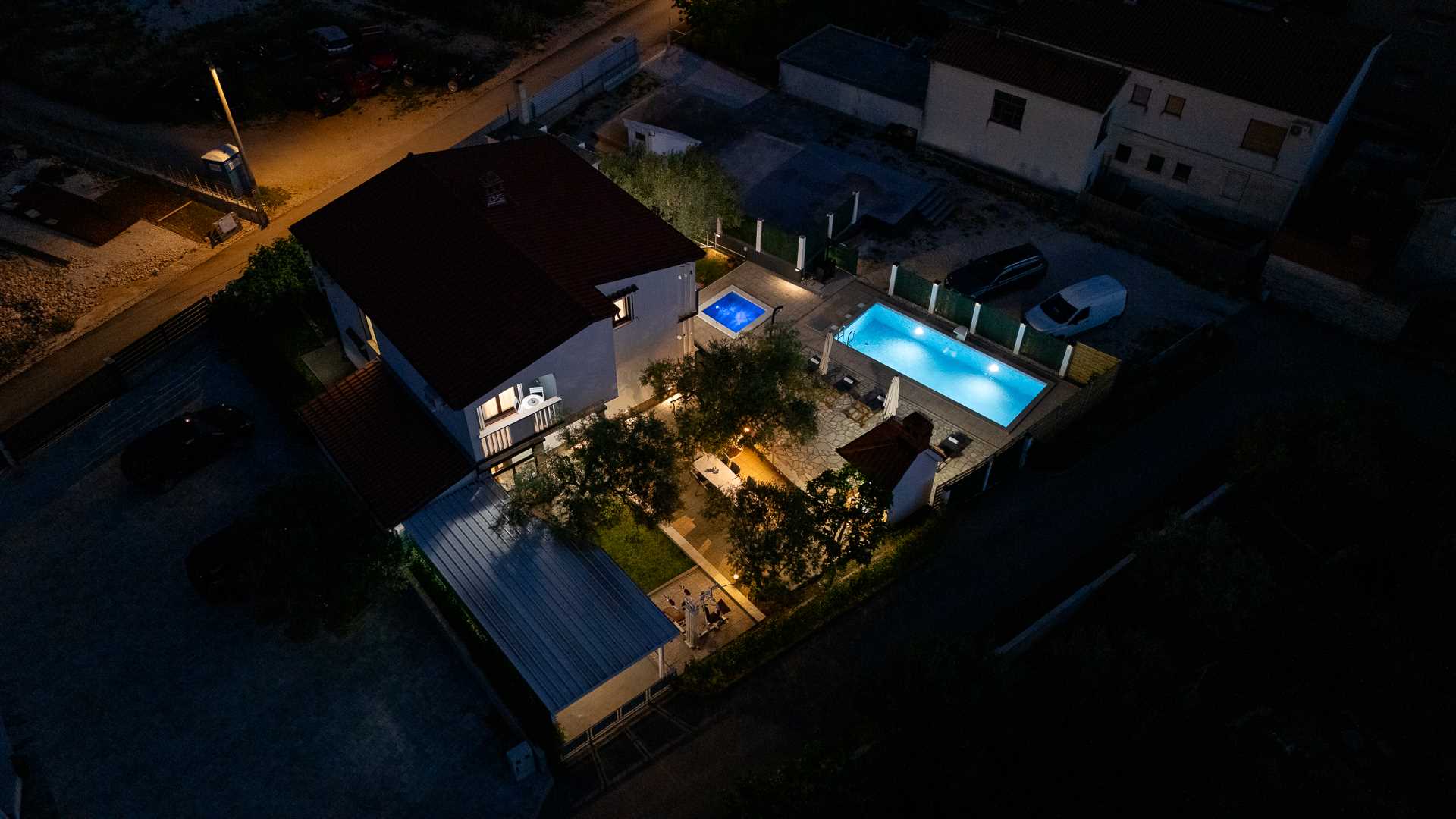 Holiday Home DaLeo with Pool and Jacuzzi