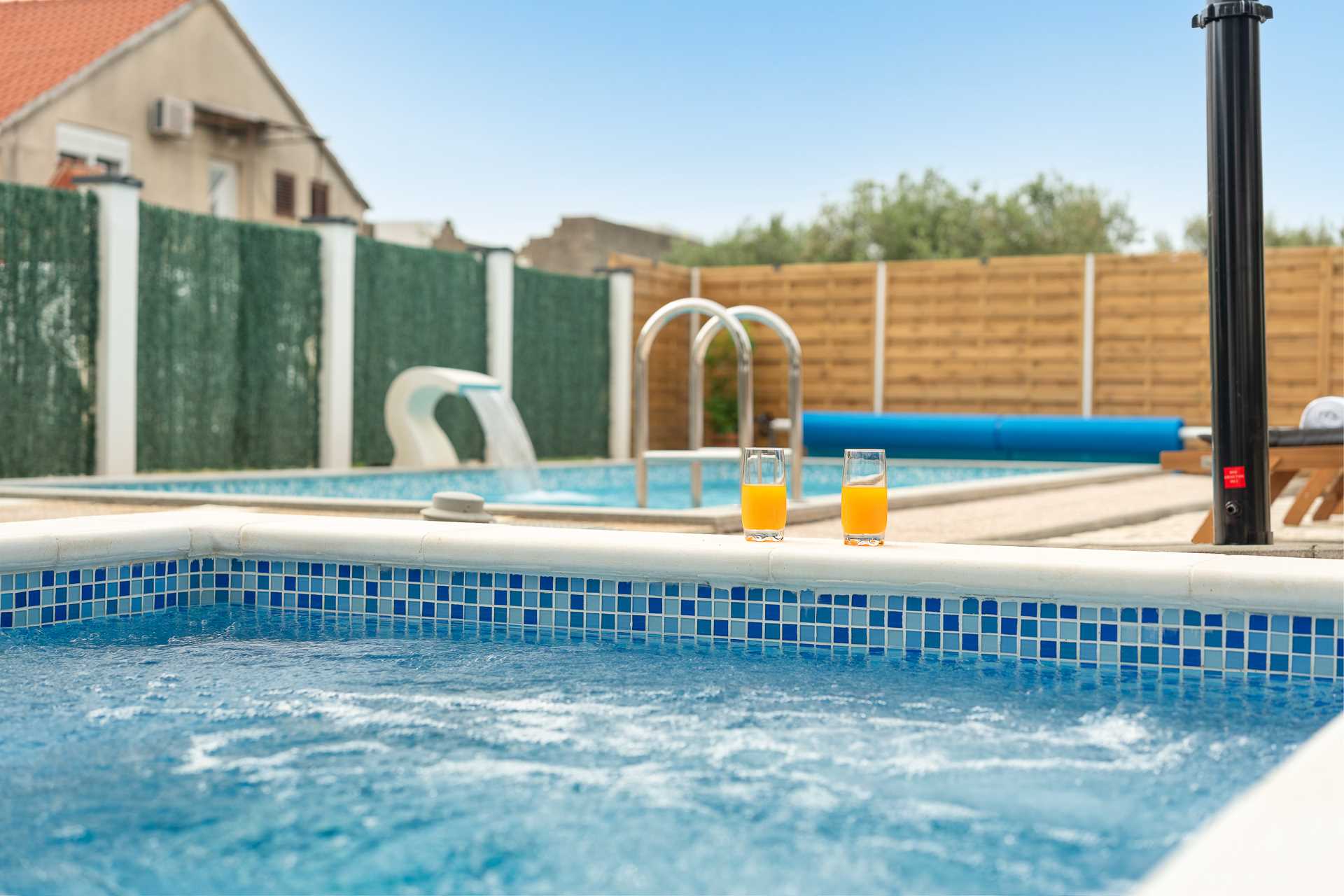 Holiday Home DaLeo with Pool and Jacuzzi