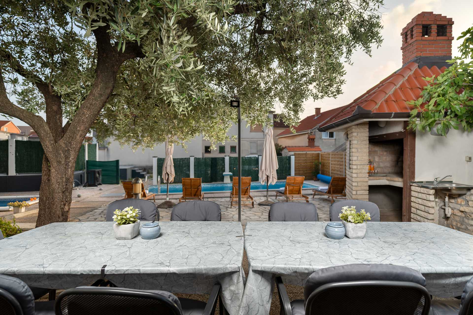 Holiday Home DaLeo with Pool and Jacuzzi