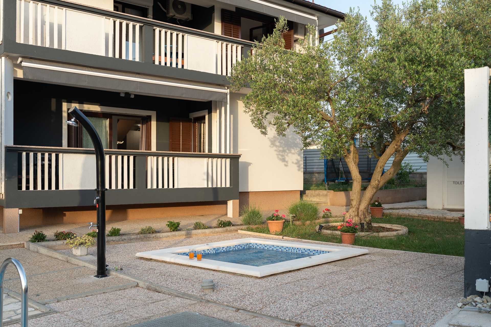 Holiday Home DaLeo with Pool and Jacuzzi
