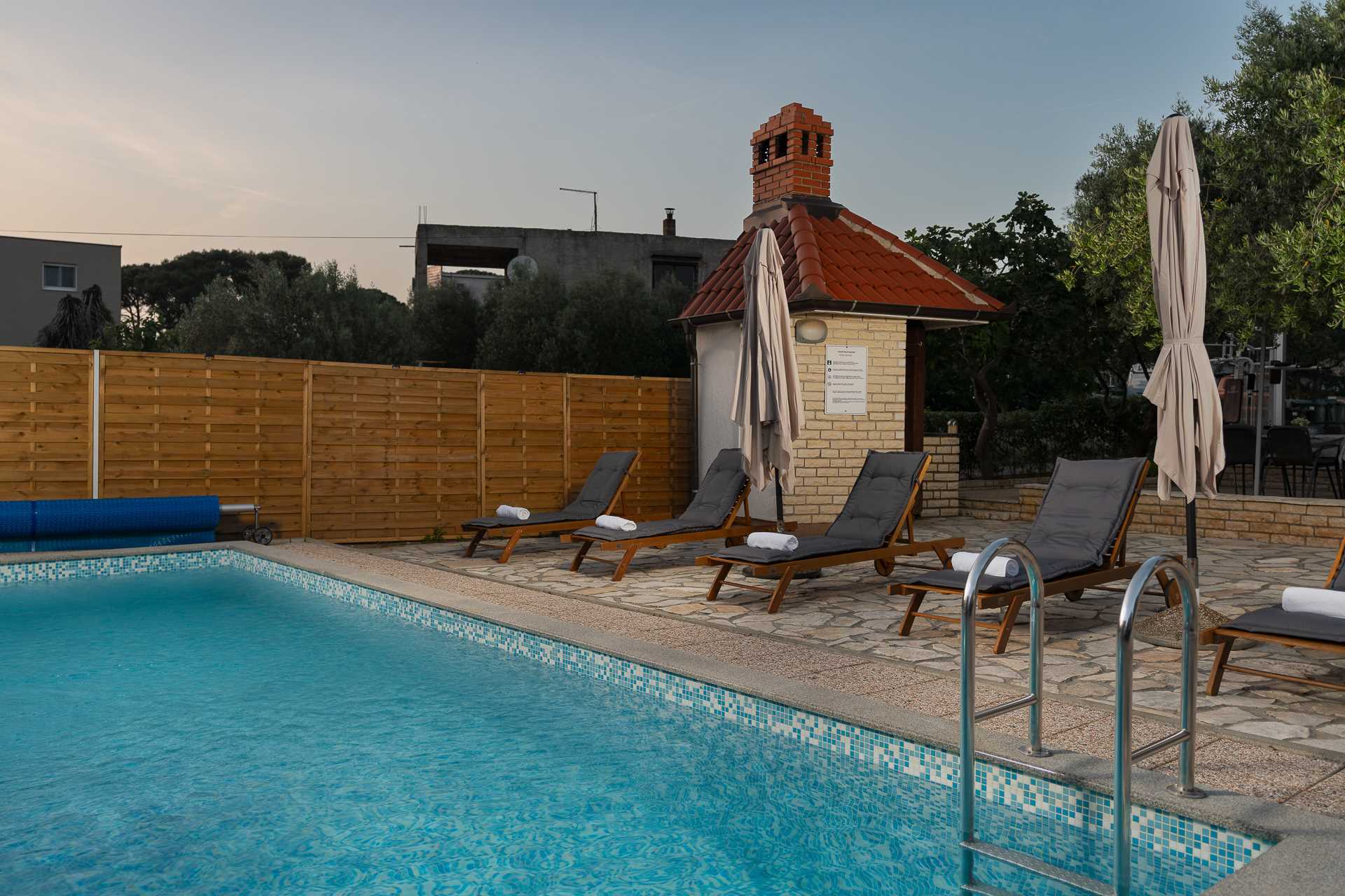 Holiday Home DaLeo with Pool and Jacuzzi