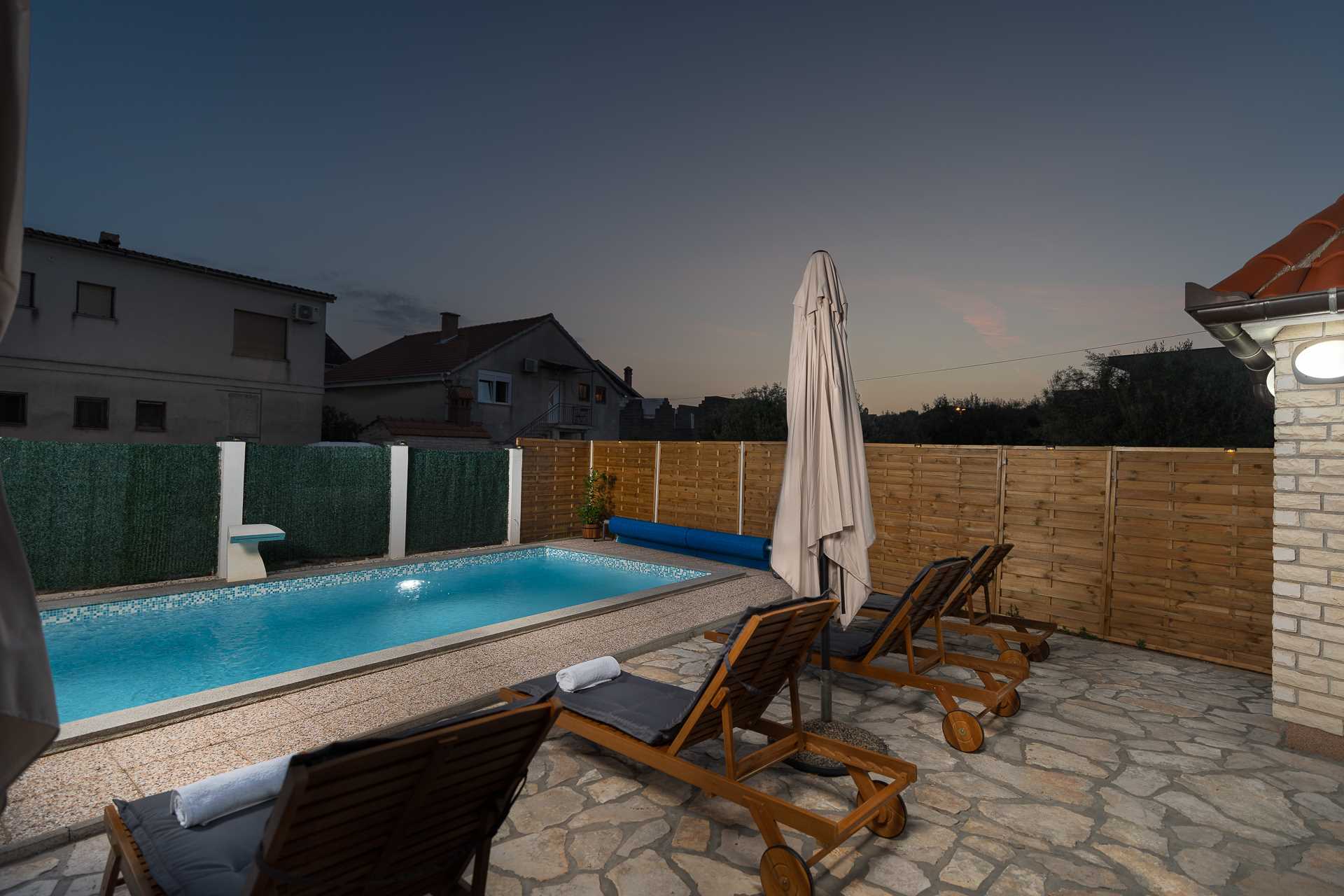 Holiday Home DaLeo with Pool and Jacuzzi