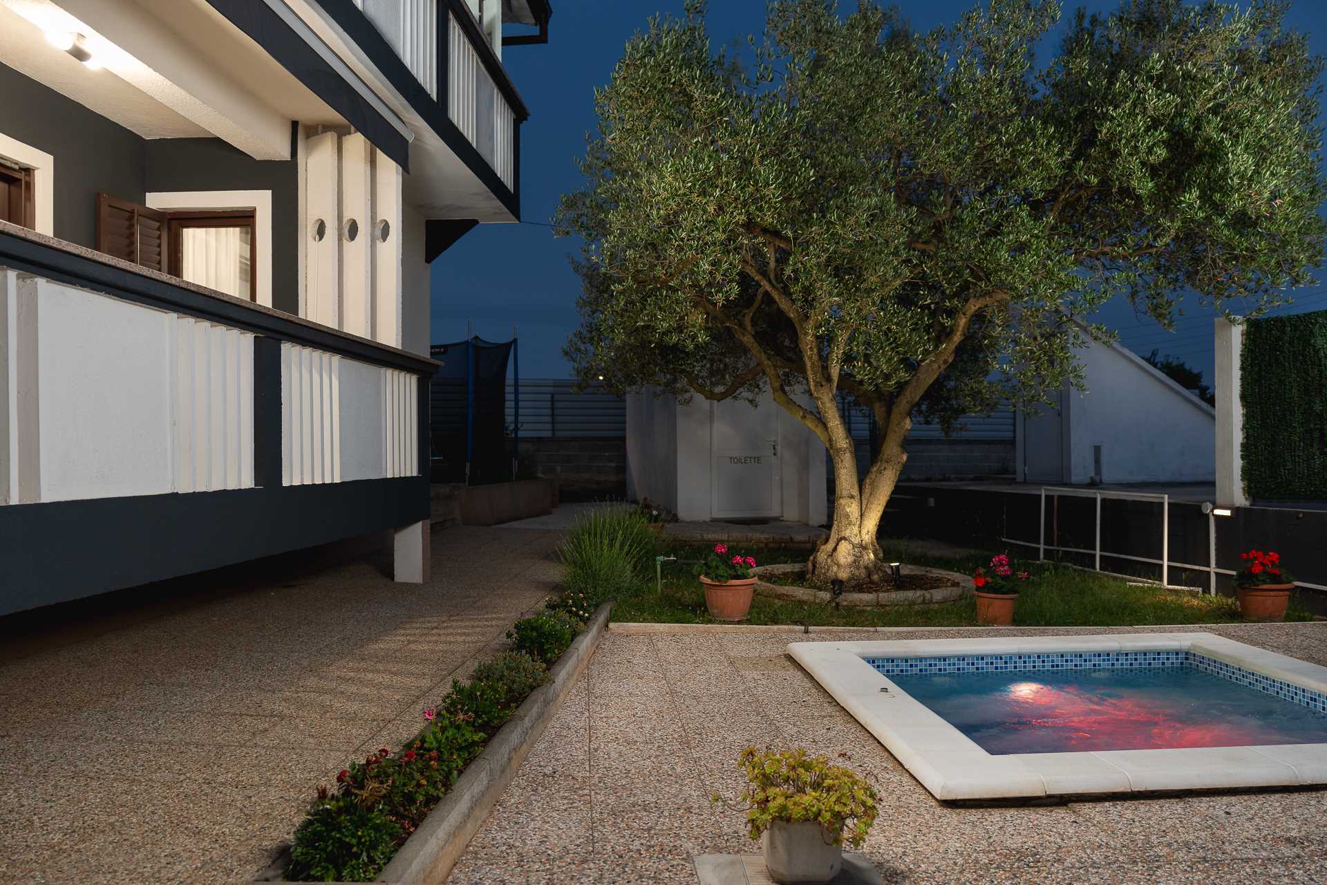 Holiday Home DaLeo with Pool and Jacuzzi