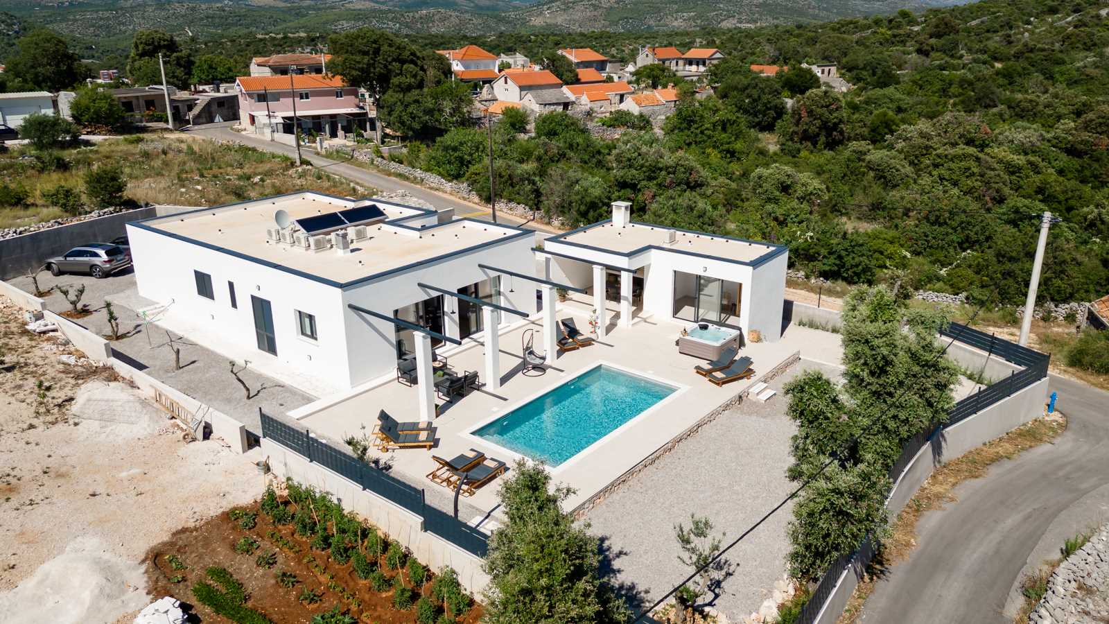 Villa Thora