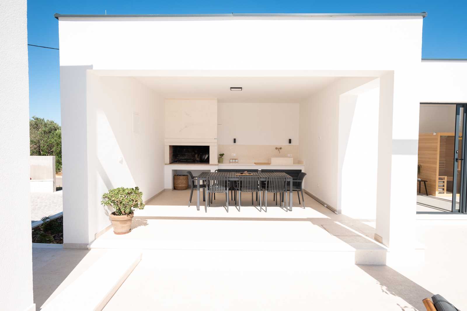 Villa Thora