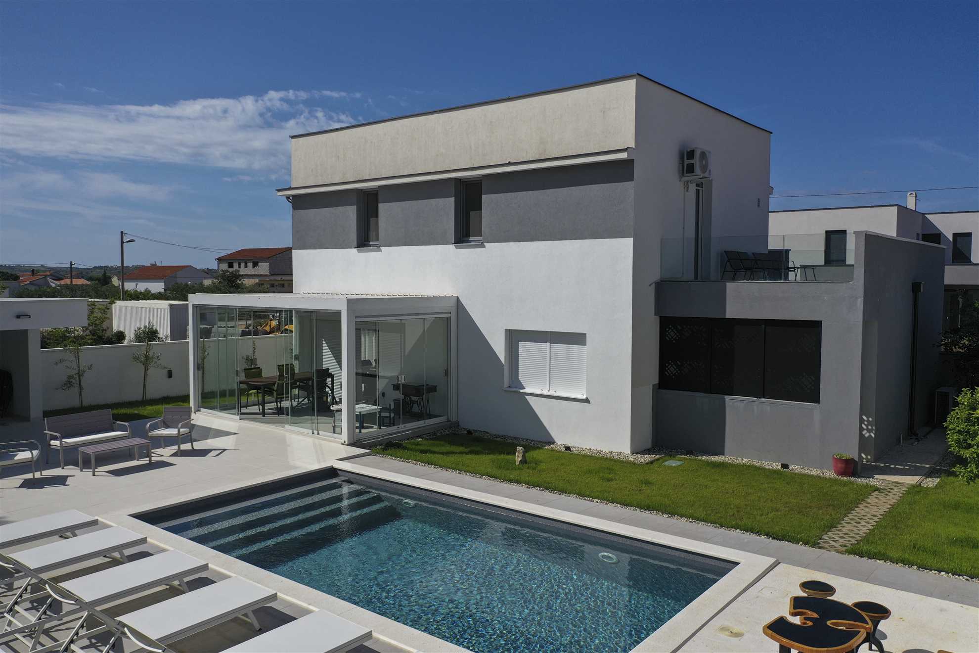 Alba Family Home