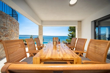 Villa in Starigrad Paklenica for Up to 10 Guests