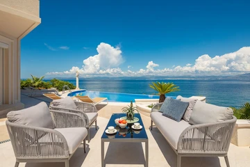 Sutivan 4-Bedroom Villa with Heated Infinity Pool